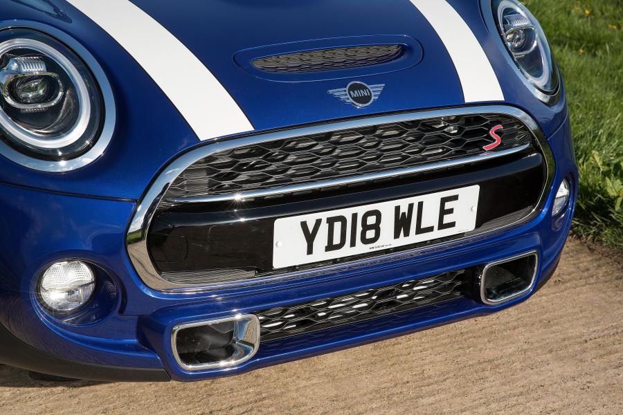 Детали экстерьера Mini Cooper S Cabrio 25th Anniversary (F57) 2018 года  (UK) (фото 5 из 22)